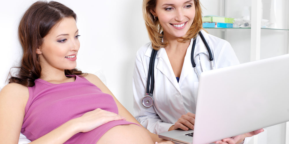 32018449_shutterstock_71683546 Κατά την εγκυμοσύνη οι επισκέψεις στο γιατρό και την μαία σας γίνονται σε εντατικότερους ρυθμούς από ότι σε οποιαδήποτε άλλη περίοδο της ζωής σας.