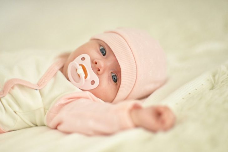 Όλα τα μωρά γεννιούνται με την ανάγκη και την δεξιότητα της θηλαστικής κίνησης και του πιπιλίσματος. Το all4baby σας δίνει πληροφορίες για την πιπίλα στο μωρό.