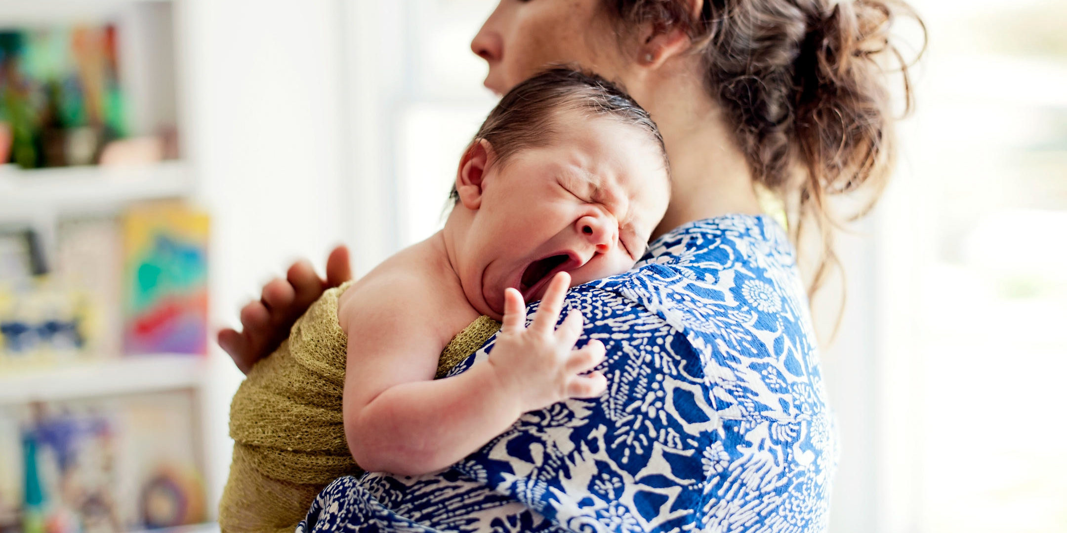 egkiosksana Γιατί κλαίει το μωρό; Ποιος ο καλύτερος τρόπος να ανταποκριθείτε; Η Γεωργία Λεζέ μοιράζεται τα μυστικά του κλάματος του μωρού σας. Σύμμαχός σας το all4baby!