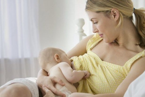 Η υπερπαραγωγή γάλακτος στο μητρικό θηλασμό είναι συχνότερη της μειωμένης παραγωγής και μπορεί να προκαλεί ανησυχία στο μωρό σας. Η μαία μας και σύμβουλος θηλασμού Γεωργία Λεζέ μοιράζεται μαζί σας όλα τα μυστικά θηλασμού και βρίσκεται δίπλα σας. Στο all4baby θα βρείτε τον δικό σας σύμμαχο στον μητρικό θηλασμό!