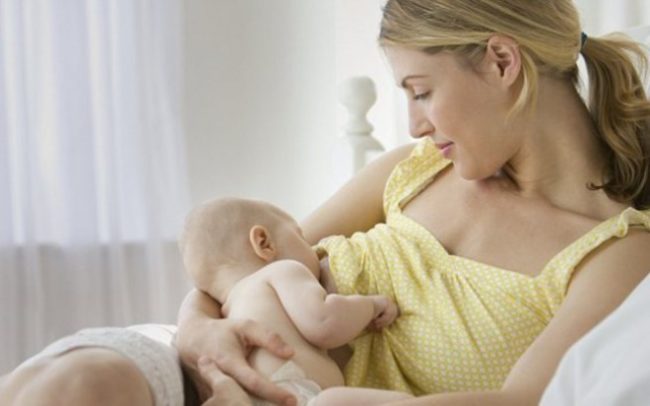 attached_image0-137 Η υπερπαραγωγή γάλακτος στο μητρικό θηλασμό είναι συχνότερη της μειωμένης παραγωγής και μπορεί να προκαλεί ανησυχία στο μωρό σας. Η μαία μας και σύμβουλος θηλασμού Γεωργία Λεζέ μοιράζεται μαζί σας όλα τα μυστικά θηλασμού και βρίσκεται δίπλα σας. Στο all4baby θα βρείτε τον δικό σας σύμμαχο στον μητρικό θηλασμό!