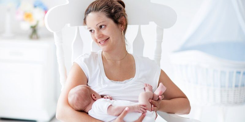 poso-nero-prepei-na-pinei-mia-mitera-pou-thilazei Η αντισύλληψη στο θηλασμό είναι μια πολύ συχνή απορία και ανησυχία της μέλλουσας μαμάς. Η μαία Γεωργία Λεζέ σας ενημερώνει σχετικά.