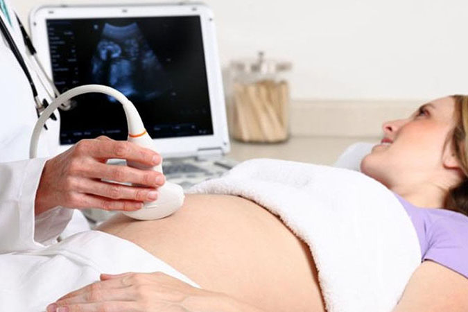 Στην εγκυμοσύνη θα σας προταθεί να προχωρήσετε σε εργαστηριακές εξετάσεις, προκειμένου να διαπιστωθεί η καλή σας υγεία και πορεία της εγκυμοσύνης σας.