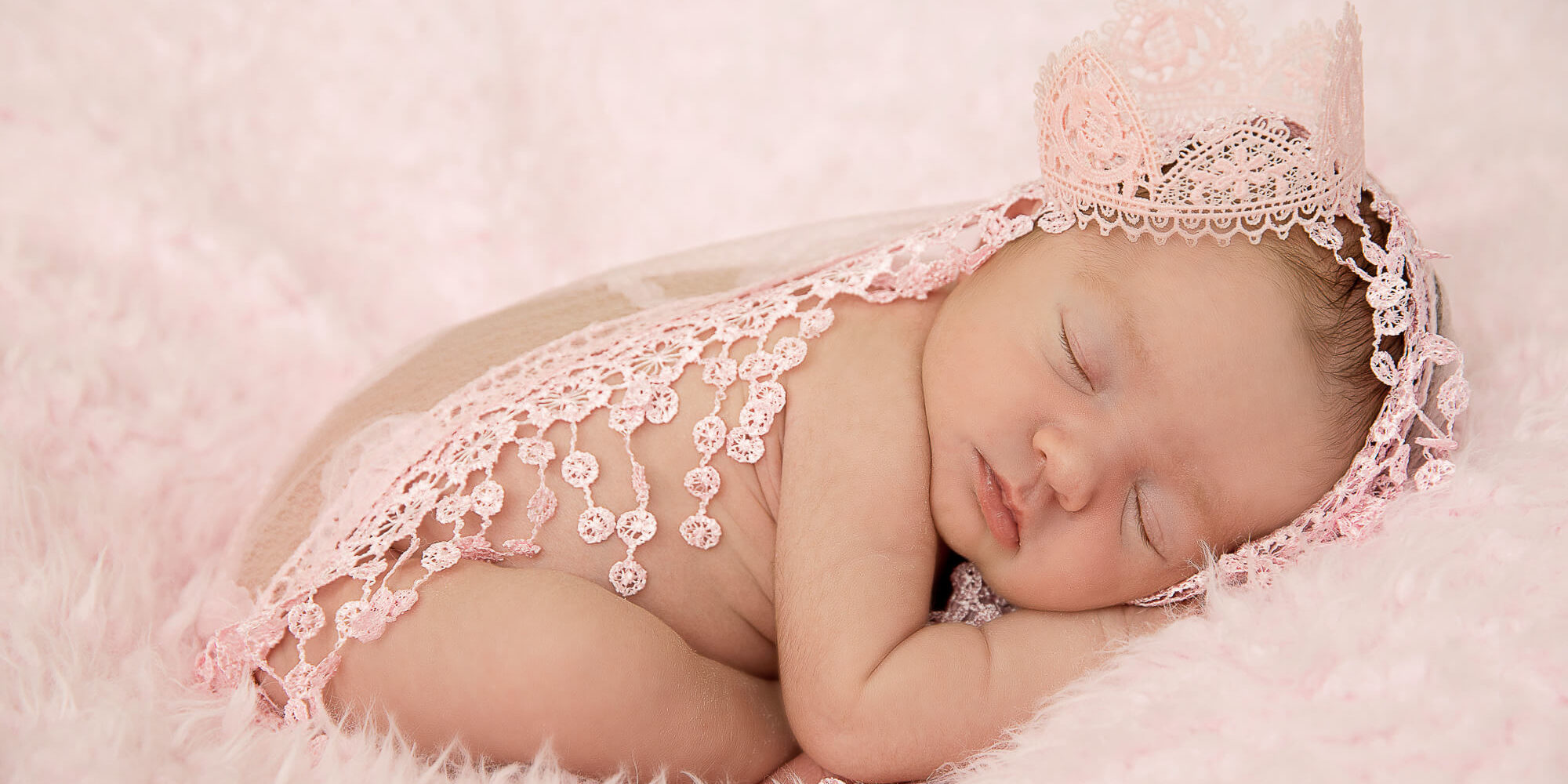 gtmasaz Το βρεφικό μασάζ σας βοηθά να επικοινωνήσετε με το μωρό σας με οφέλη για την υγεία του. Η μαία και εκπαιδεύτρια βρεφικού μασάζ Γεωργία Λεζέ σας ενημερώνει.