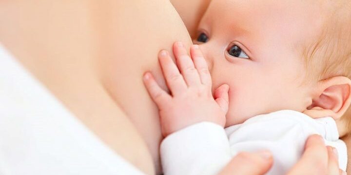 breastfeeding2-720×405 Μέσα από το μητρικό θηλασμό είναι συνήθως επαρκής η ανάπτυξη του μωρού σας. Υπάρχουν όμως και περιπτώσεις που δεν είναι ικανοποιητικός.